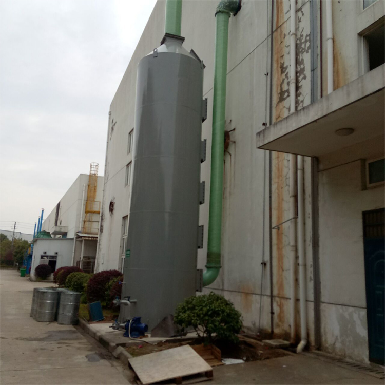 酸霧凈化塔又叫酸性氣體凈化塔、酸霧凈化塔、酸霧吸收塔、廢氣凈化塔及玻璃鋼酸霧凈化塔，在實際應(yīng)用中會到祛除廢氣中有害氣體的作用，酸霧凈化塔具有適用范圍廣，凈化效率高，設(shè)備阻力低，占地面積小的特點。